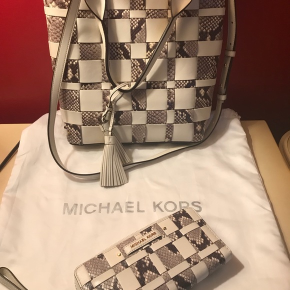 New with tags Michael kors bag and wallet set - Picture 2 of 5